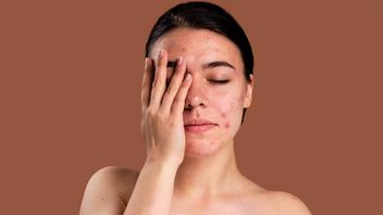 — Exposée aux germes, touchant souvent ces 8 parties du corps peut causer des maladies