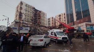 Gempa Turki: Korban Tewas Dekati 5.000 Jiwa dan 5.775 Bangunan Hancur