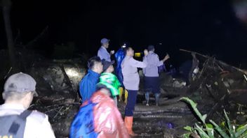 One Person In West Pasaman Dies In Landslide