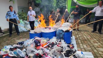 1.947 Sepatu Nike Palsu di Semarang Dimusnahkan