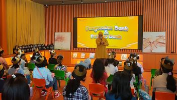 Danamon Meriahkan HUT ke-68 dengan Program CSR Tour D’Banking, Perkenalkan Kegiatan Perbankan kepada Pelajar