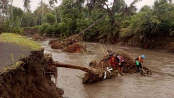 Cuaca Buruk, Pencarian 5 Korban Hilang Banjir Bandang Bima Dihentikan