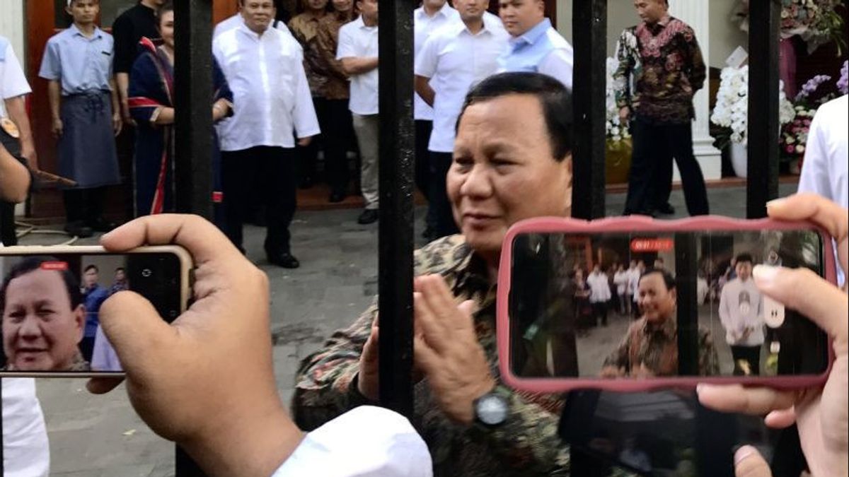 Prabowo Open House, Officials Come