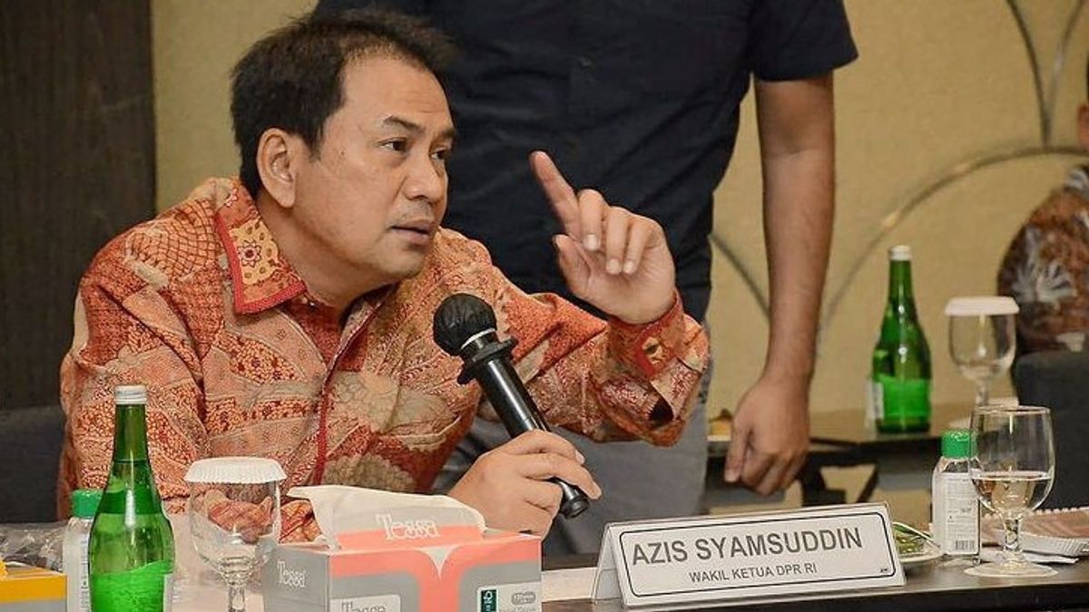 Azis Syamsuddin Autorisé à Prendre Une Douche Avant D’être Emmené Au KPK, Internaute: C’est Vraiment Agréable D’être Un Officiel, Différent De Munarman