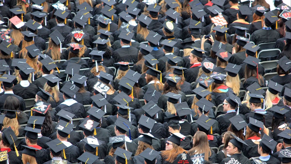 DPR demande au gouvernement de durcir les sélections des élèves de l'ancien LPDP, fiers d'enfants étrangers