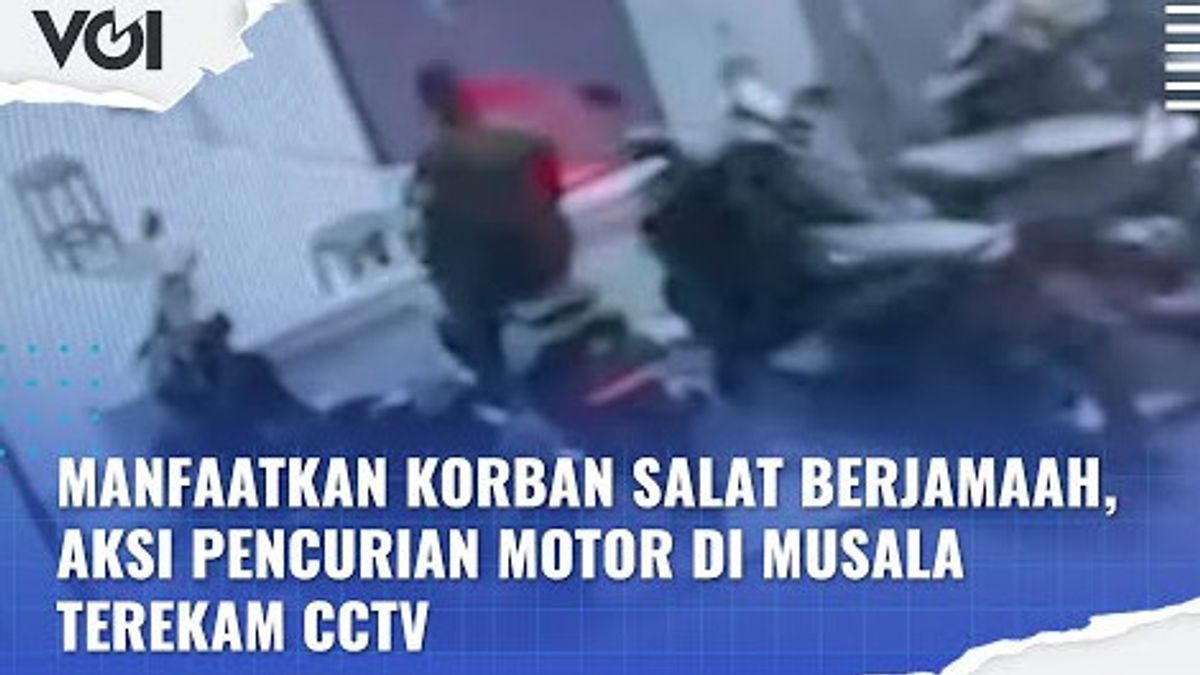VIDEO: Manfaatkan Saat Korban Salat Berjamaah, Aksi Pencurian Motor di Musala Terekam Kamera CCTV