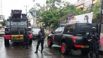 Tim Gegana Polda Sulsel Tangani Paket Kardus Mencurigakan di Makassar