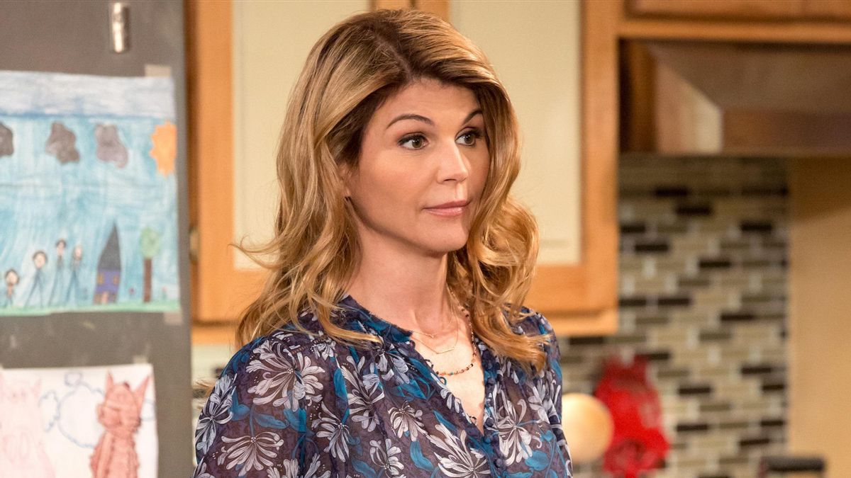Actress Lori Loughlin Is Free After Serving A 2-month Prison Sentence
