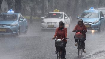 BMKG: 18 Provinces Potentially Heavy Rain On Sunday