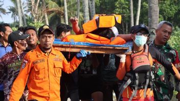 Tim SAR Hadapi Gelombang Tinggi Cari 30 Korban Tenggelamnya KMP Tunu Jaya