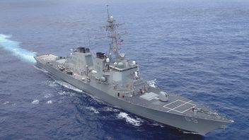 その誘導ミサイル駆逐艦は、南シナ海の中国の重要な人工島の近くを航行し、米海軍:領海への権利はありません