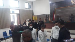    4 Terdakwa Kasus Obat Sirup Divonis 2 Tahun Penjara