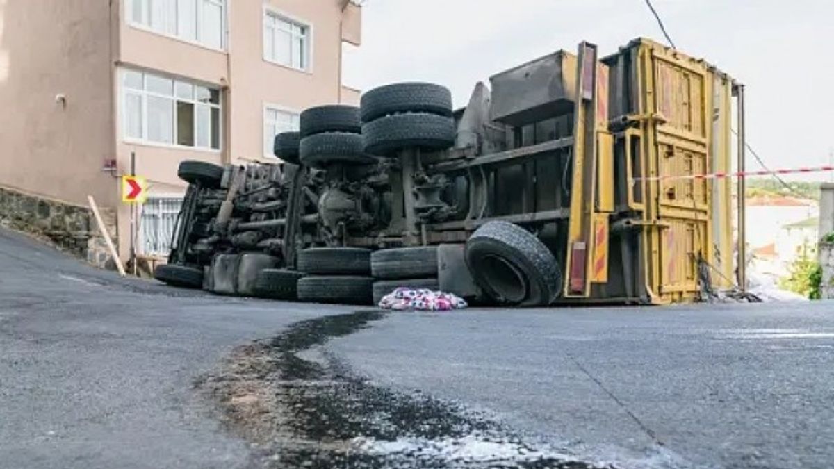 15 Mahasiswa Tewas dalam Kecelakaan Bus, Menteri Pendidikan Malaysia Bangun Pos Antemortem