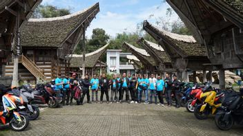 Avec des centaines de bicycletins, maxi Yamaha Day a eu le succès sur la place de la Terre Toraja