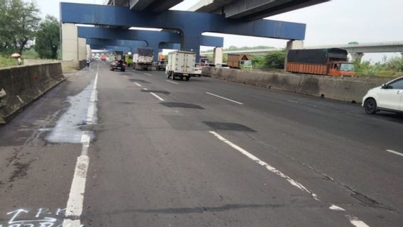 Waspadai Macet Sepekan Imbas Perbaikan 3 Titik Tol Jakarta-Cikampek