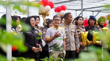 Polwan Polda Riau di Garis Depan Pengamanan, Rocky Gerung Apresiasi