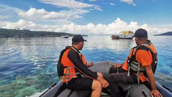 L’équipe SAR ajoute un outil de recherche d’adolescents qui s’est suicidaire depuis le pont Barelang Batam