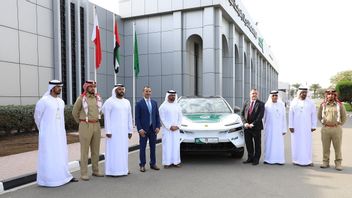 SUV Listrik Tercepat Lotus Eletre R Masuk Armada <i>Supercar</i> Kepolisian Dubai: Khusus Patroli Wisata
