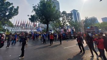 Transjakarta Alihkan 2 Rute Bus Imbas Demo Buruh Tuntut Kenaikan UMP