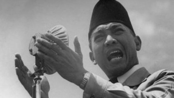 Gaya pidato Presiden Soekarno yang berapi-api. (Wikimedia Commons)