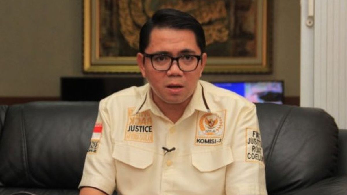 Ragam Respons PDIP soal Arteria Dahlan yang Dimaki Wanita 'Keluarga Jenderal TNI', dari Dianggap Tak Penting sampai Diminta Damai