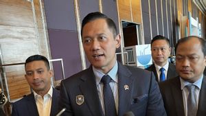 Anggota DPR Minta Gerbong Khusus Perokok, AHY: Masih Banyak Hal Lain yang Lebih Penting