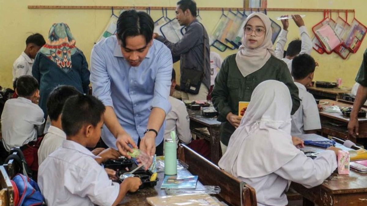 Program Makan Gratis di Tengah Klientelisme Politik di Tanah Air Tercinta