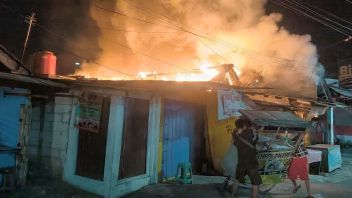4 Semi-permanent Kiosks In Ciracas Burnt