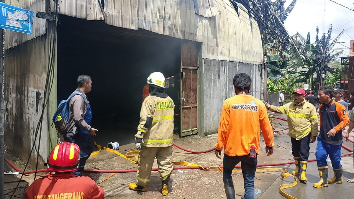 禁止燃烧区前汽车零部件仓库,Sedang Umroh的所有者