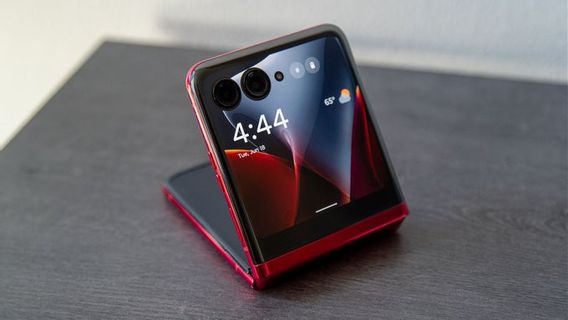 JAKARTA - يصل Android 14 إلى Motorola Razr 2023: التحديث الذي طال انتظاره!