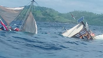 Pinisi Navire Embarqué Par Un Journaliste Présidentiel Renversé à Labuan Bajo