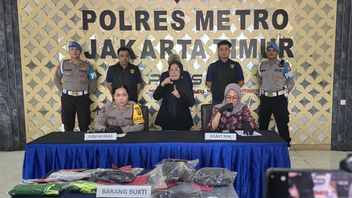 カクンハミリテタンガ、お金とスナックを伴う65歳の高齢者