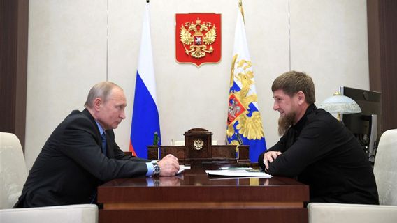 Chechen Leader Kadyrov Claims 1.000 Ukrainian Marines Surrender In Mariupol, Calls For Hiding To Surrender