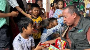 Datang ke Sumbar, Wali Kota Bekasi Bertemu Kang Dedi Muyadi saat Beri Bantuan
