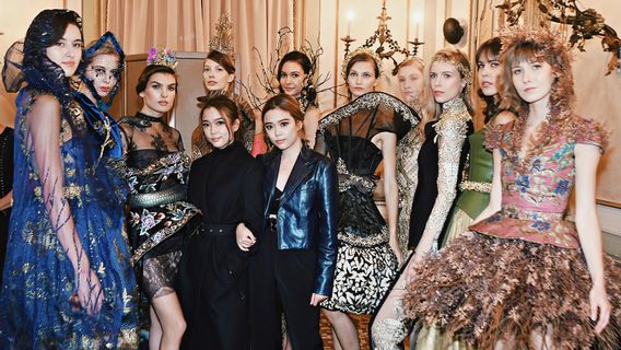 Milan Fashion Week 2020 Jadi Debut Dua Desainer Muda asal Surabaya
