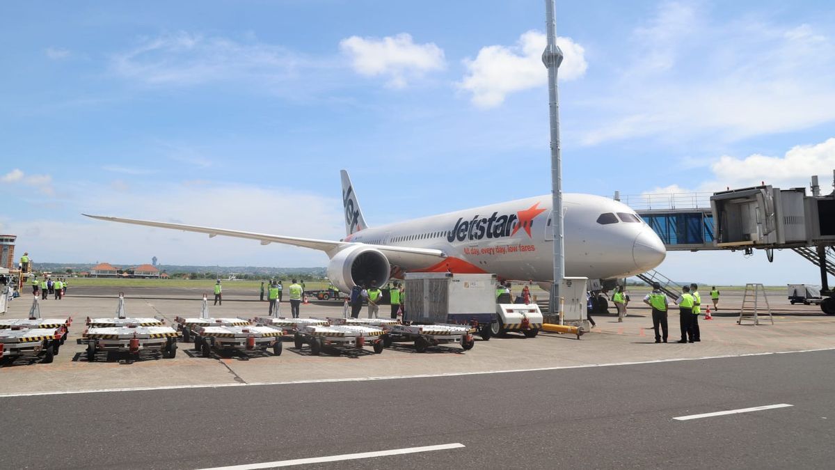 Maskapai Jetstar Australia Terbang ke Bali, Sandiaga Uno: Momentum Kebangkitan Ekonomi 
