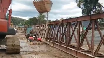وزارة PU و TNI تسريع بناء الجسر الطارئ في جنوب تابانولي