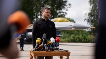 Zelensky says Western pressure will determine whether Putin can continue war
