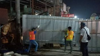 PT KAI Regrets Re-dismantling Of The Railway Line Restriction Fence At Rangkasbitung Market