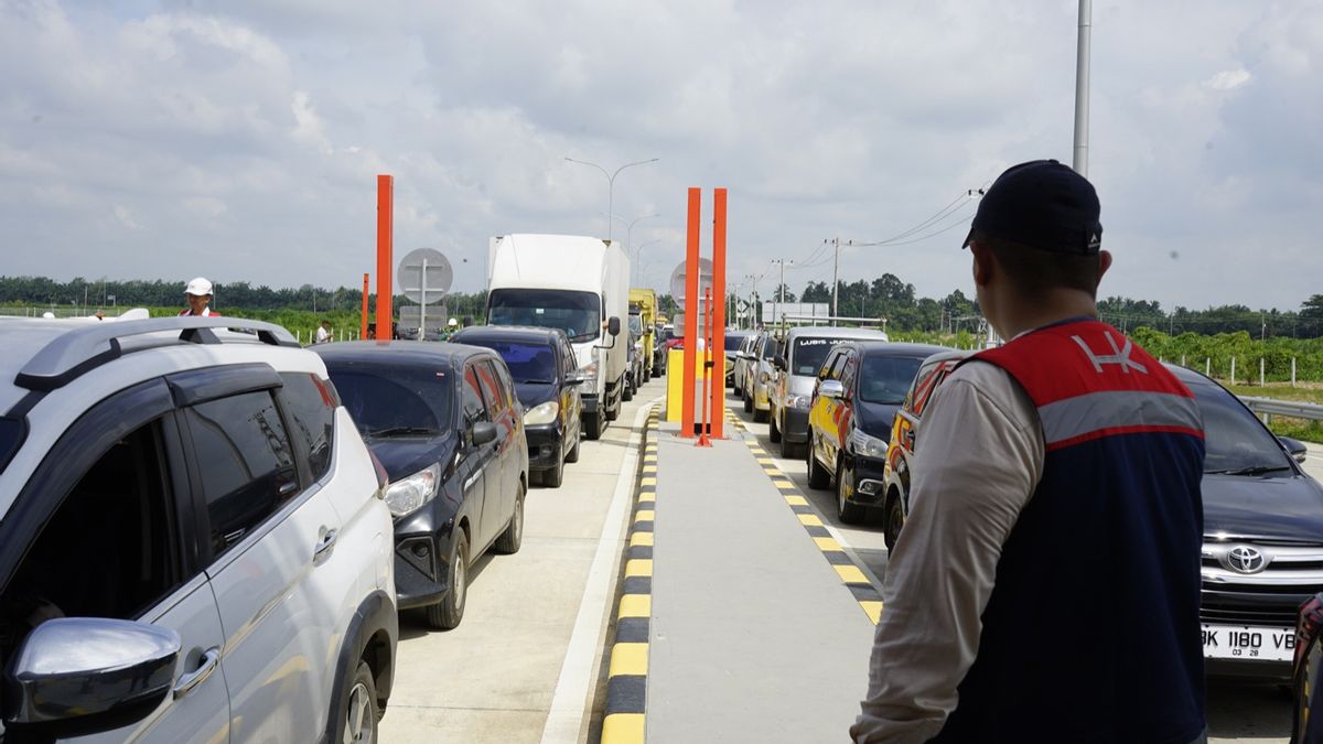 exploité sans tarife, la route à péage Indrapura-Lima Puluh traverse jusqu’à 78 000 véhicules