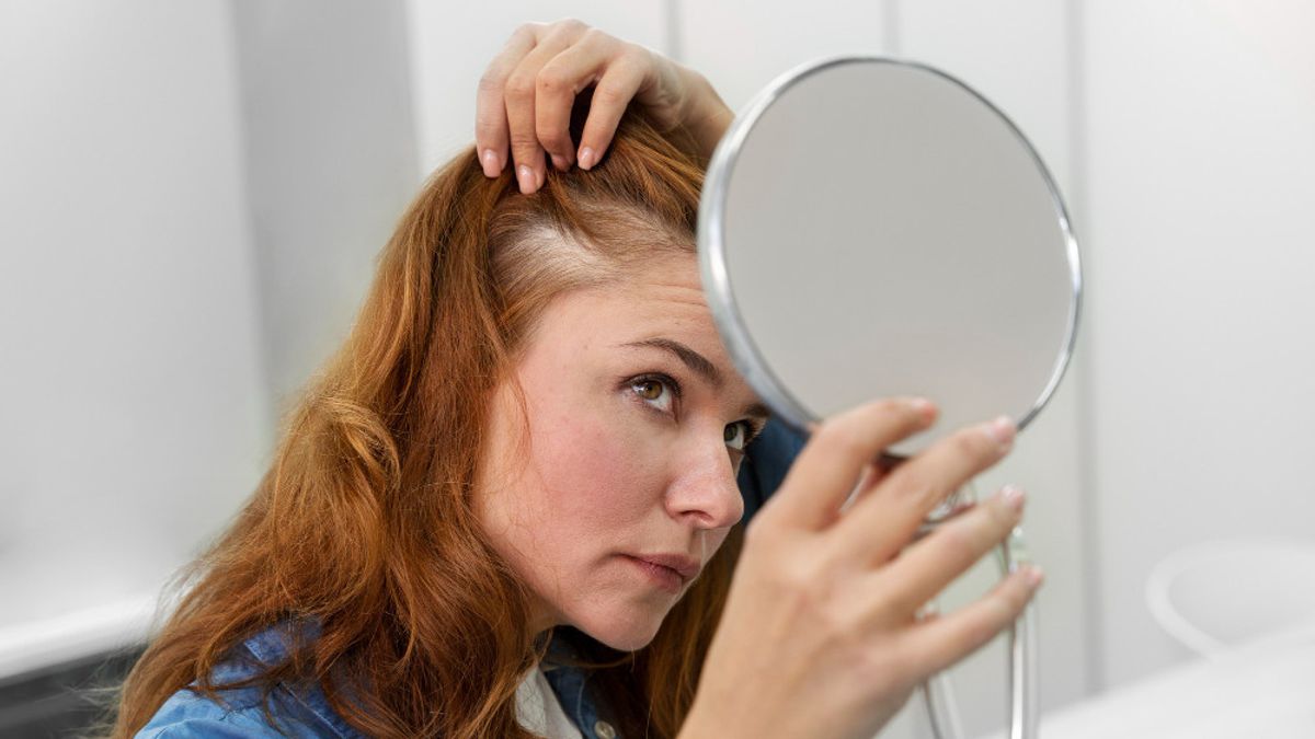 العلامات الجلدية للرأس الناشئ في الشيخوخة التي غالبا ما تفوت من الاهتمام