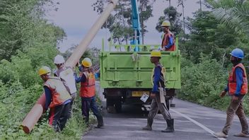 PLN Builds New Network And Electricity 4 Villages In Pelosok NTT