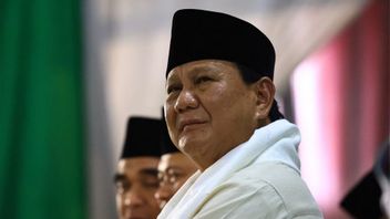 Prabowo Gives Shirt Up To A Watch To Residents After Attending The Cak Nun Event