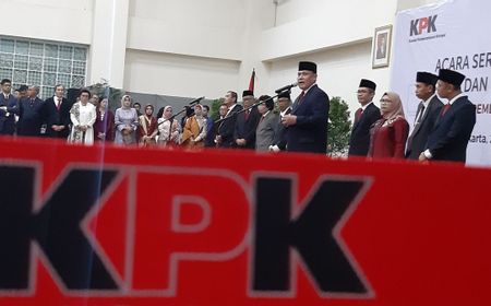 Jabatan Firli Bahuri, Antara KPK dan Polri