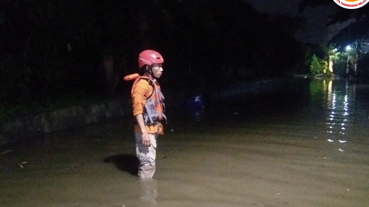 La pluie hier soir a entraîné la submersion de deux sous-districts de Tangerang Sud jusqu’à 45 Cm