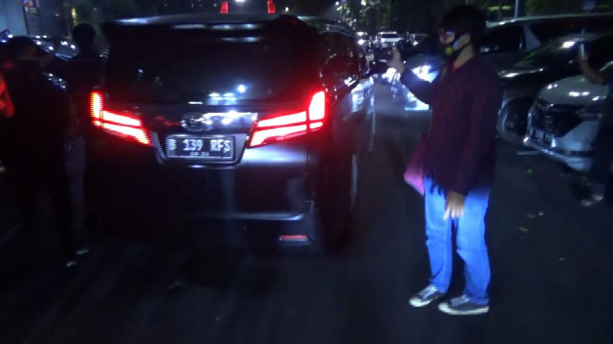 راشيل فينيا سيارة RFS لوحة في دائرة الضوء، وهذا هو ما تقوله الشرطة