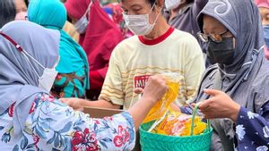 Yogyakarta Sebar 6.000 Liter Minyak Goreng yang Sudah Satu Harga Rp14.000