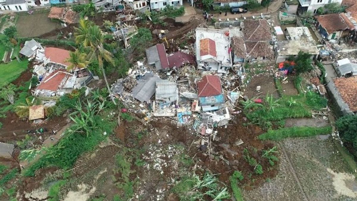 8 من ضحايا زلزال سيانجور لا يزالون في عداد المفقودين