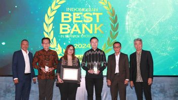 [FOTO] Danamon Menerima 10 Penghargaan pada Ajang 21st Infobank Banking Service Excellence 2024