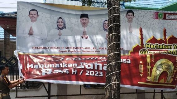 Ditangkap KPK, SatPol PP Meranti Copot Semua Baliho Muhammad Adil